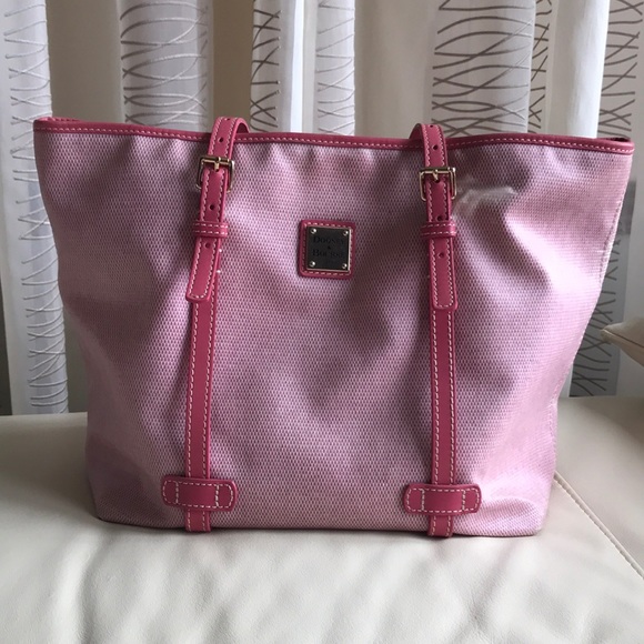 Dooney & Bourke Handbags - 💕Host Pick💕 Dooney & Bourke bag